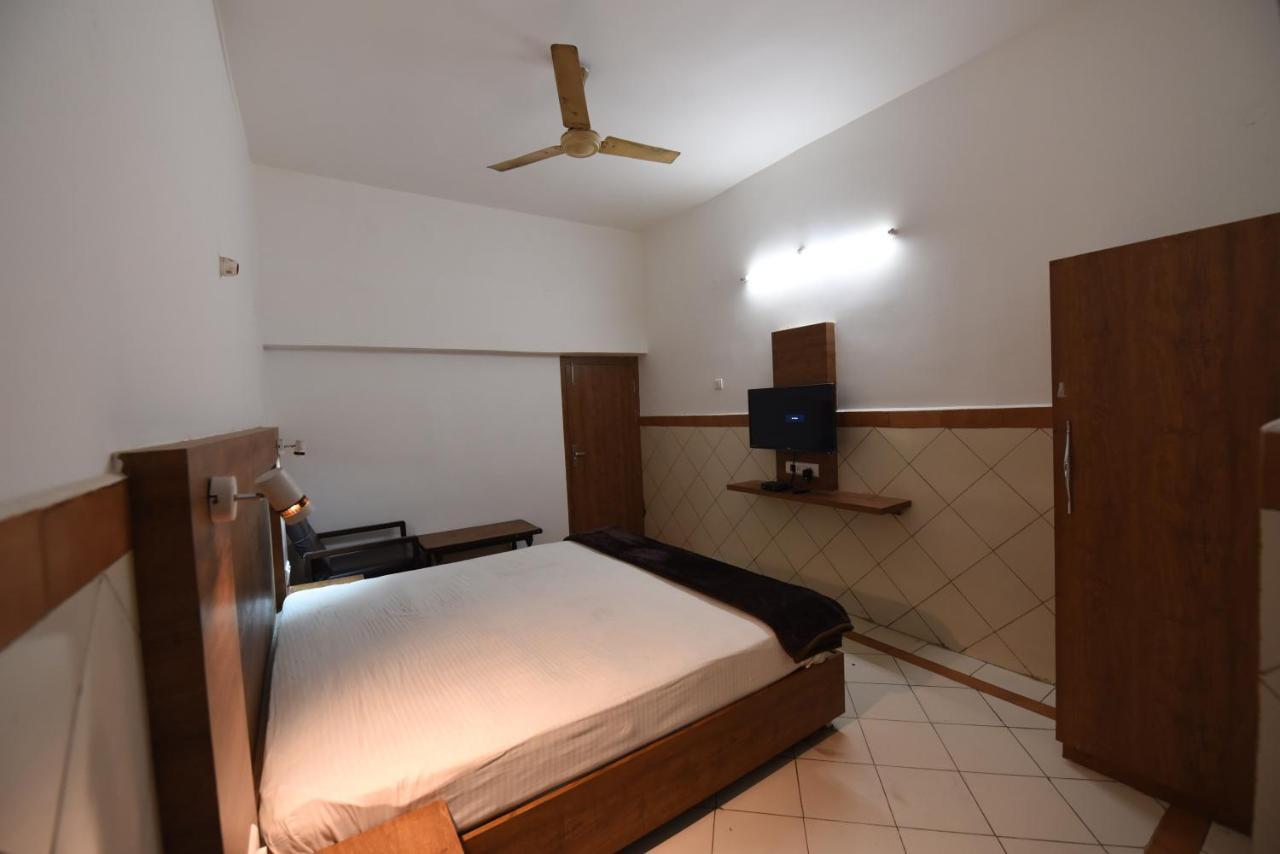 Hotel Mayur Gorakhpur Rom bilde